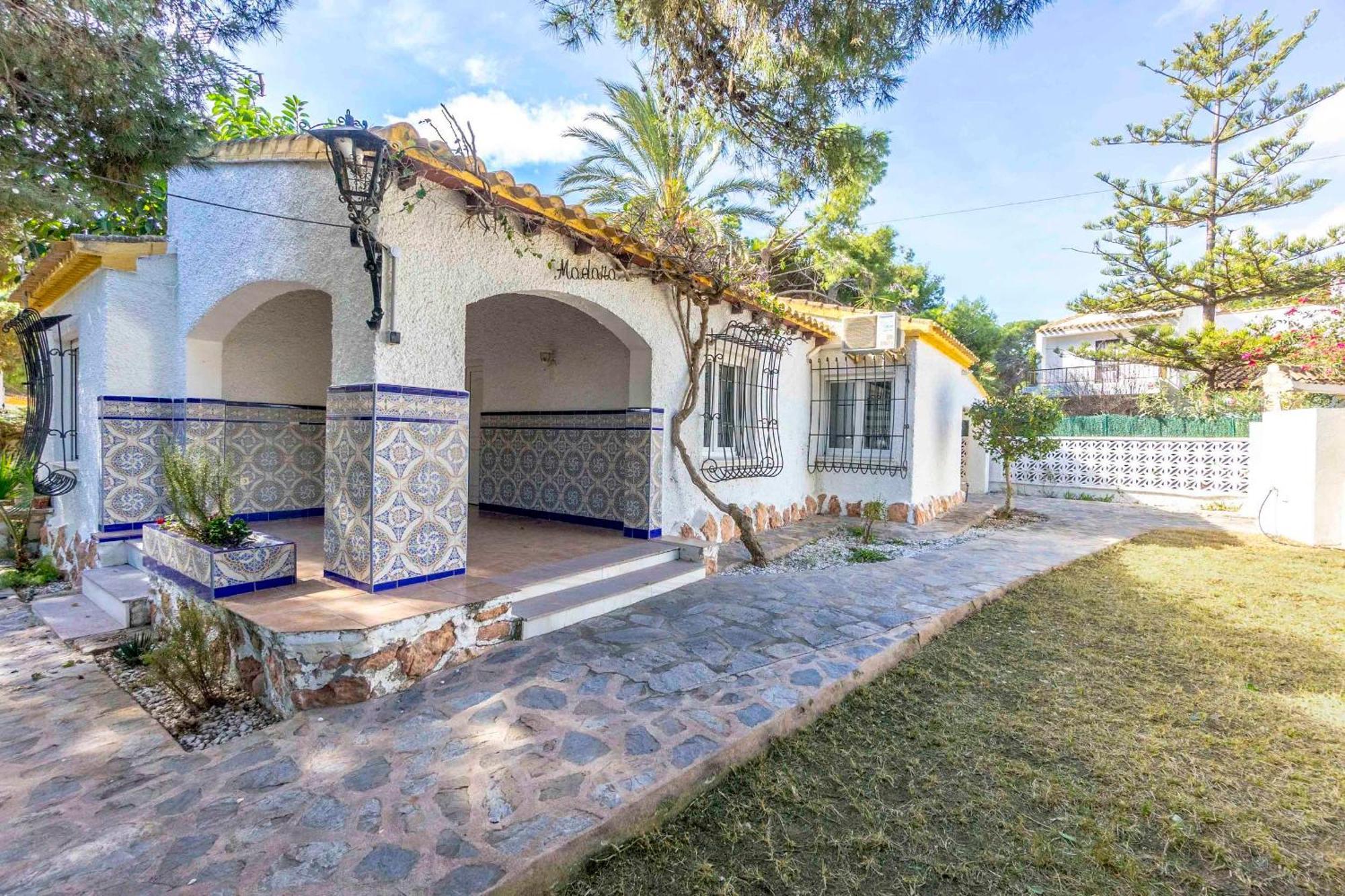 Madara, Punta Prima Villa Punta Prima (Alicante)